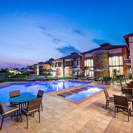 Royal Marang Hotel Phokeng Екстер'єр фото The Village