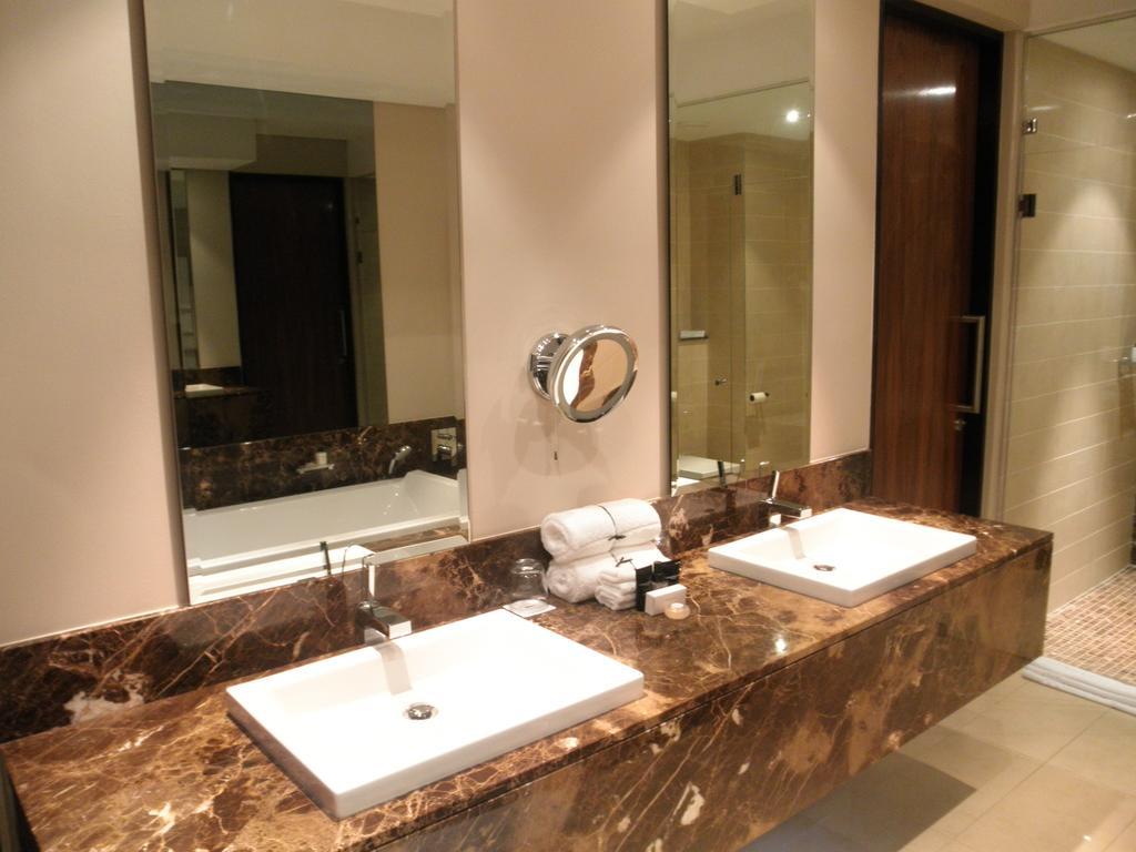 Royal Marang Hotel Phokeng Номер фото Bathroom