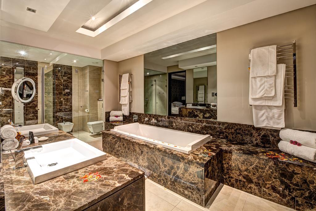 Royal Marang Hotel Phokeng Номер фото Bathroom