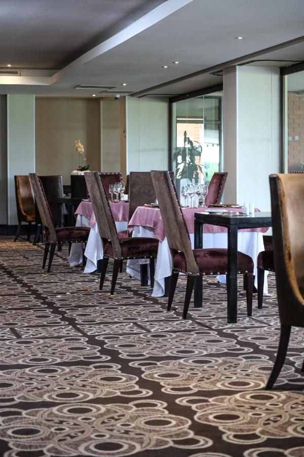 Royal Marang Hotel Phokeng Екстер'єр фото The restaurant